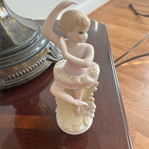 Lefton China Ballerina The Christopher Collection 1989 Hand
Painted 07035 Ballet